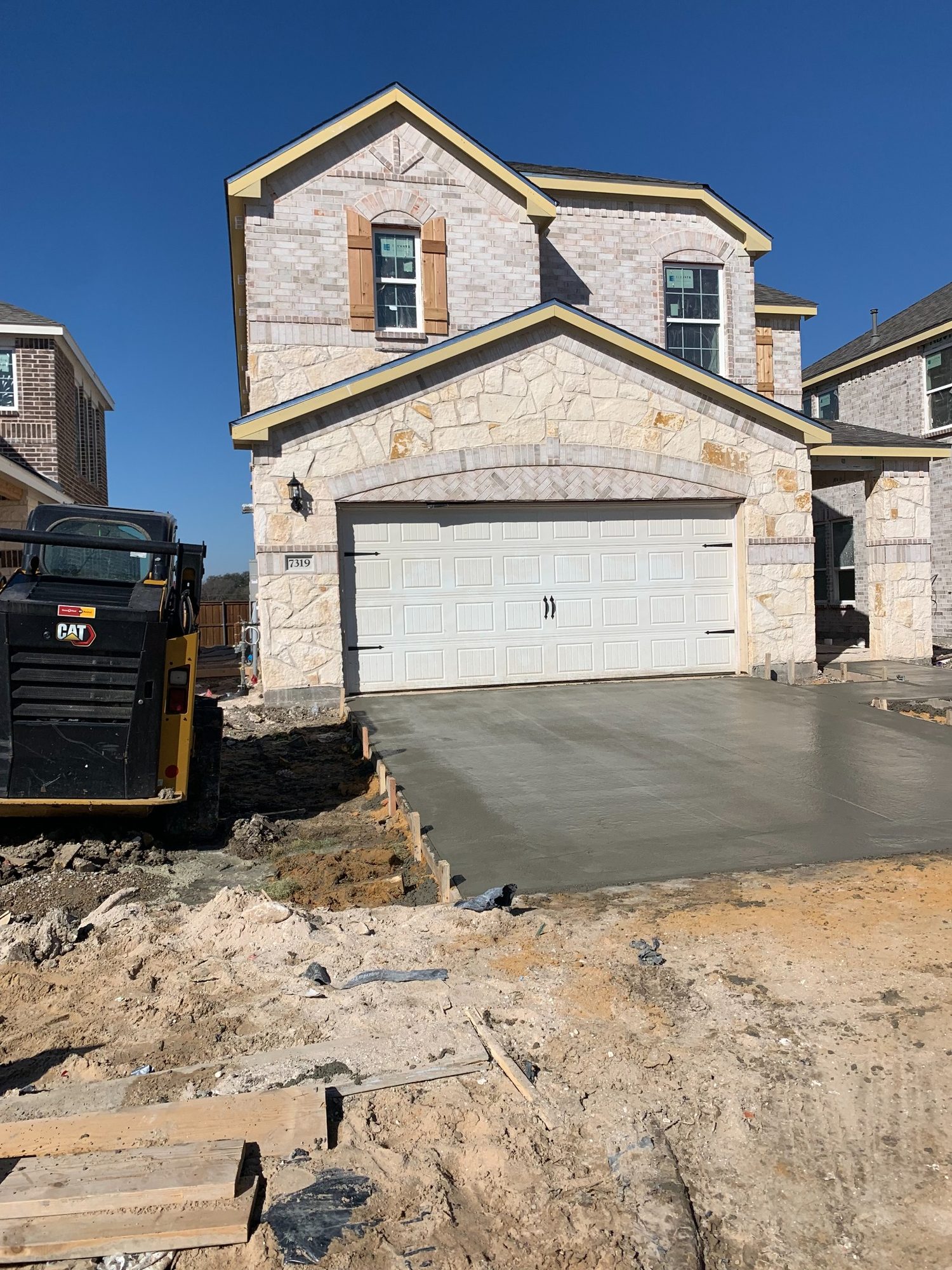 Residential driveway finish